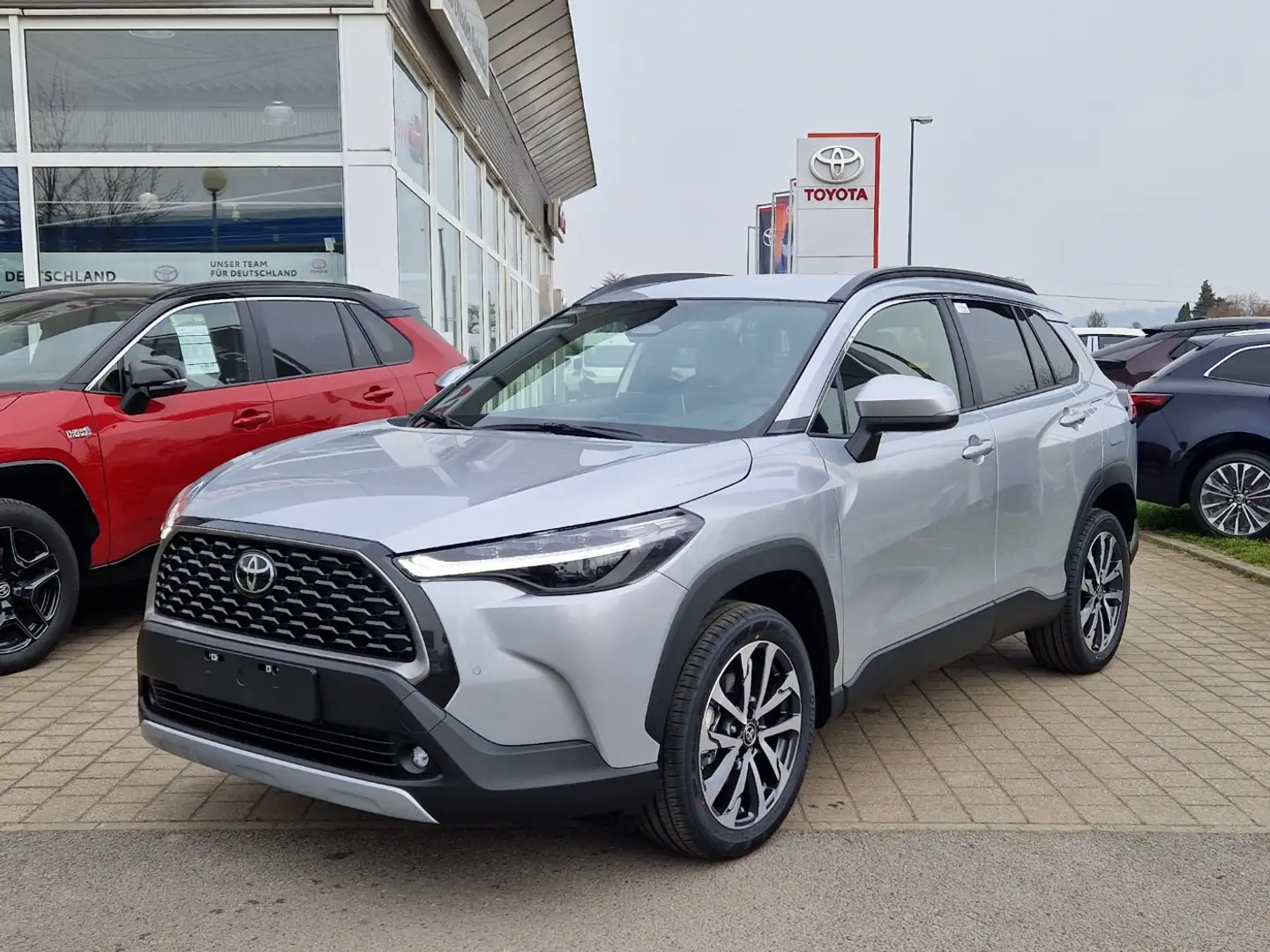 Toyota Corolla Cross 1,8-l-Hybrid Teamplayer Argintiu - 2