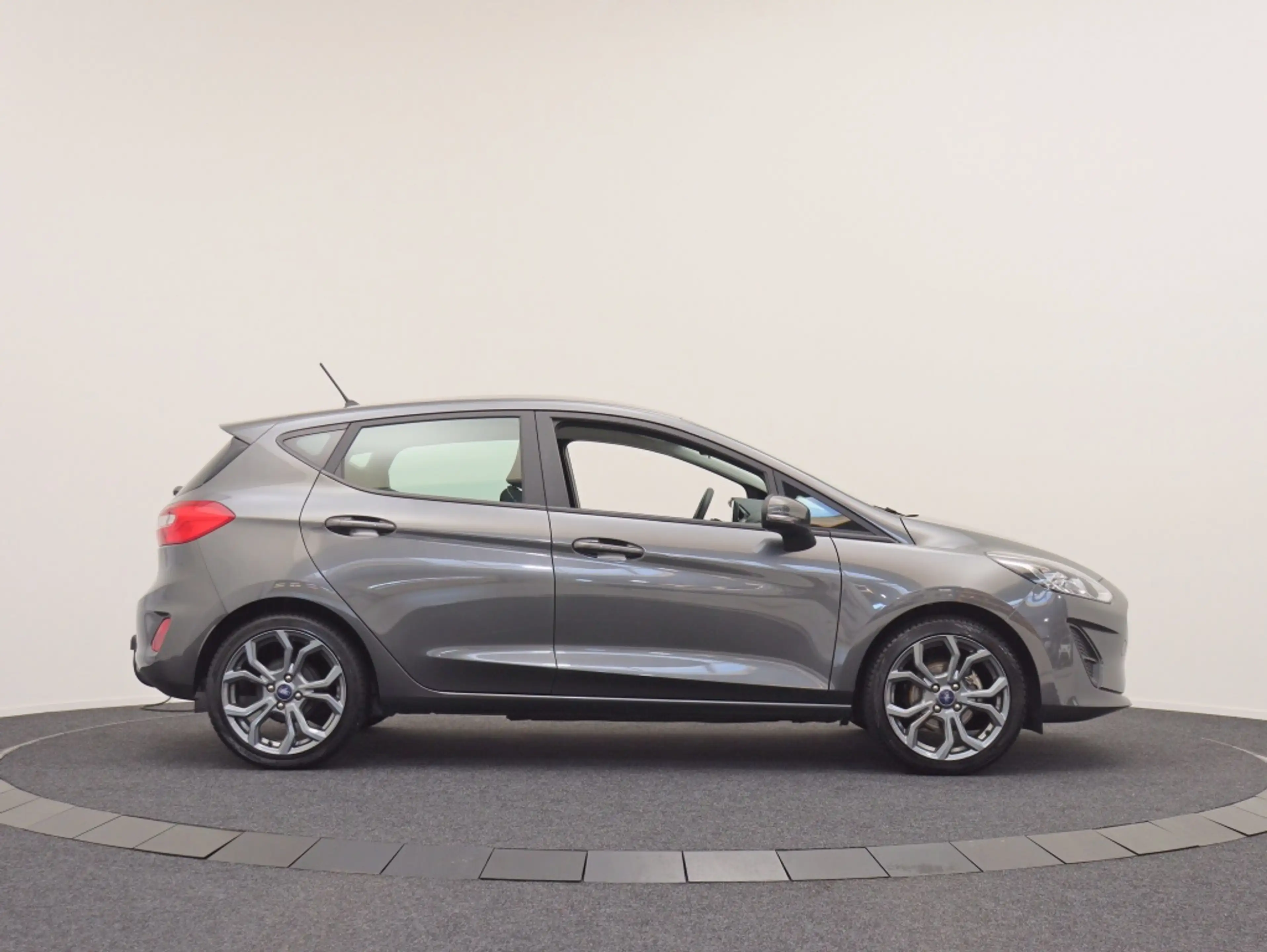 Ford Fiesta 1.1 Trend | 17" velgen | all-seasonbanden | Trekha — photo 13