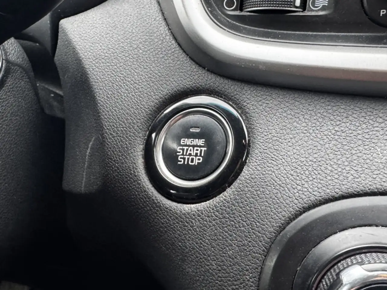 Kia Sorento photo Kia Sorento