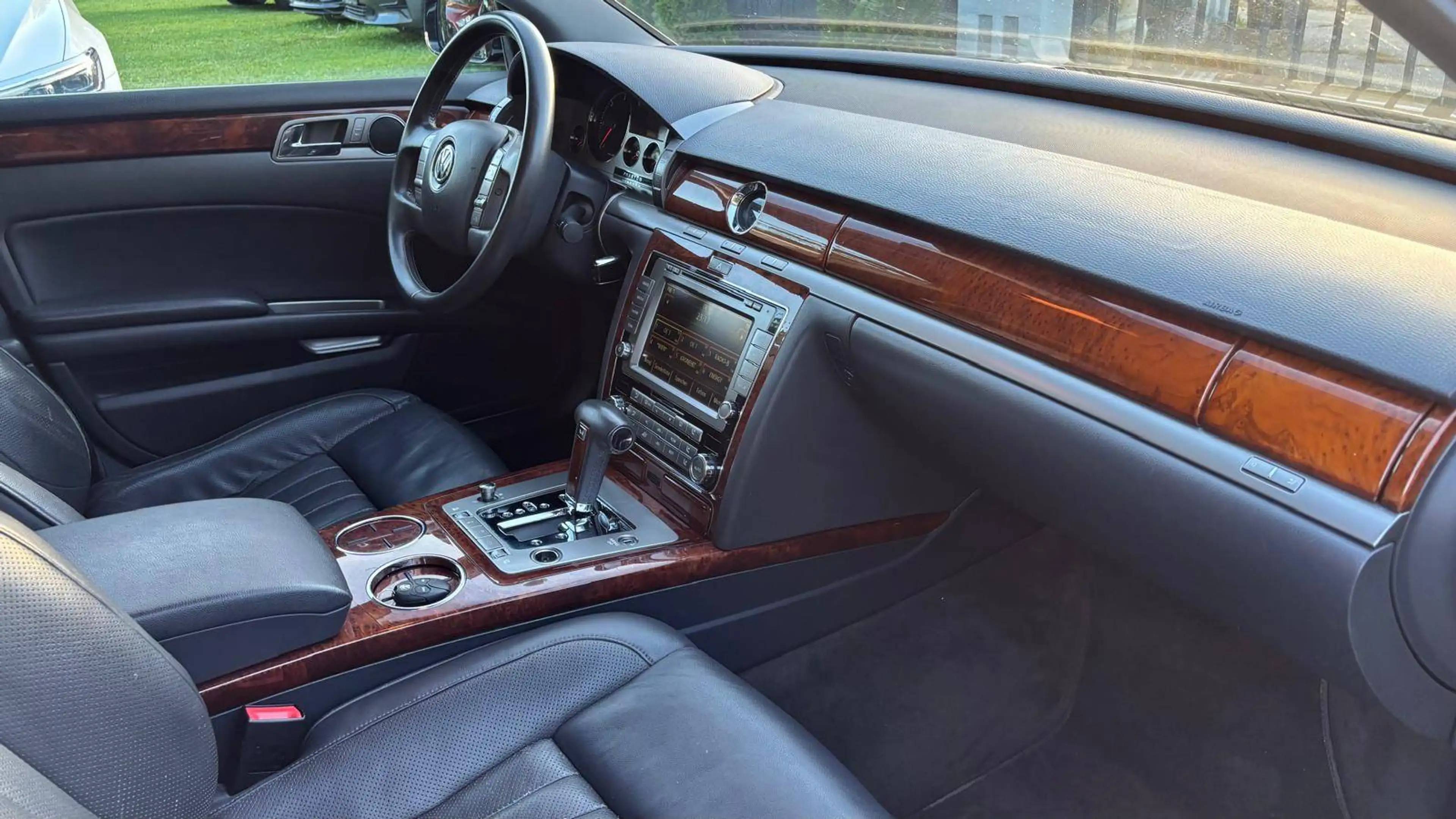 Volkswagen Phaeton Phaeton V6 TDI 4Motion *Standheizung*Massage*Serviceheft* — photo 10