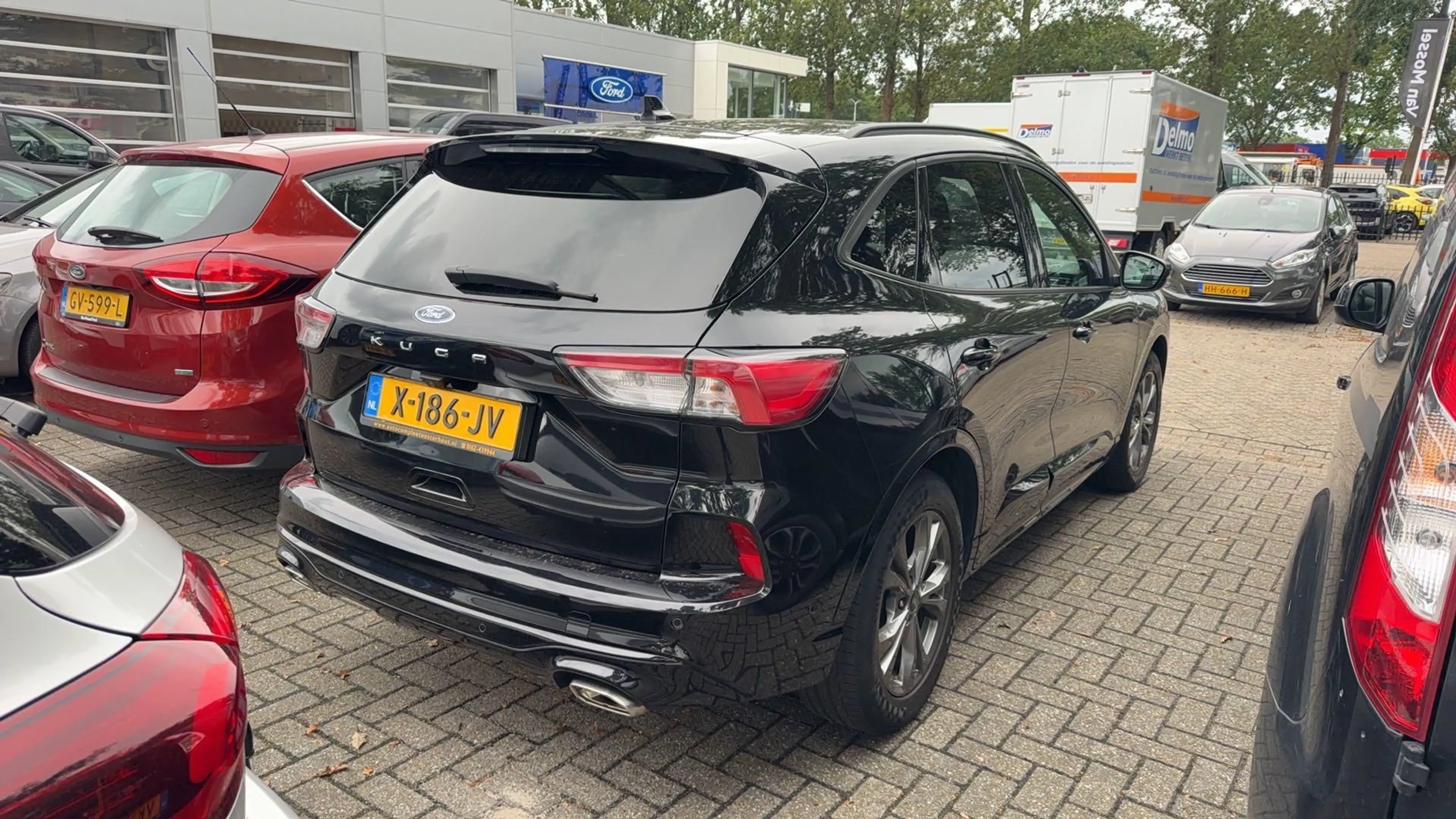 Ford Kuga 1.5 EcoBoost ST-Line X — photo 4