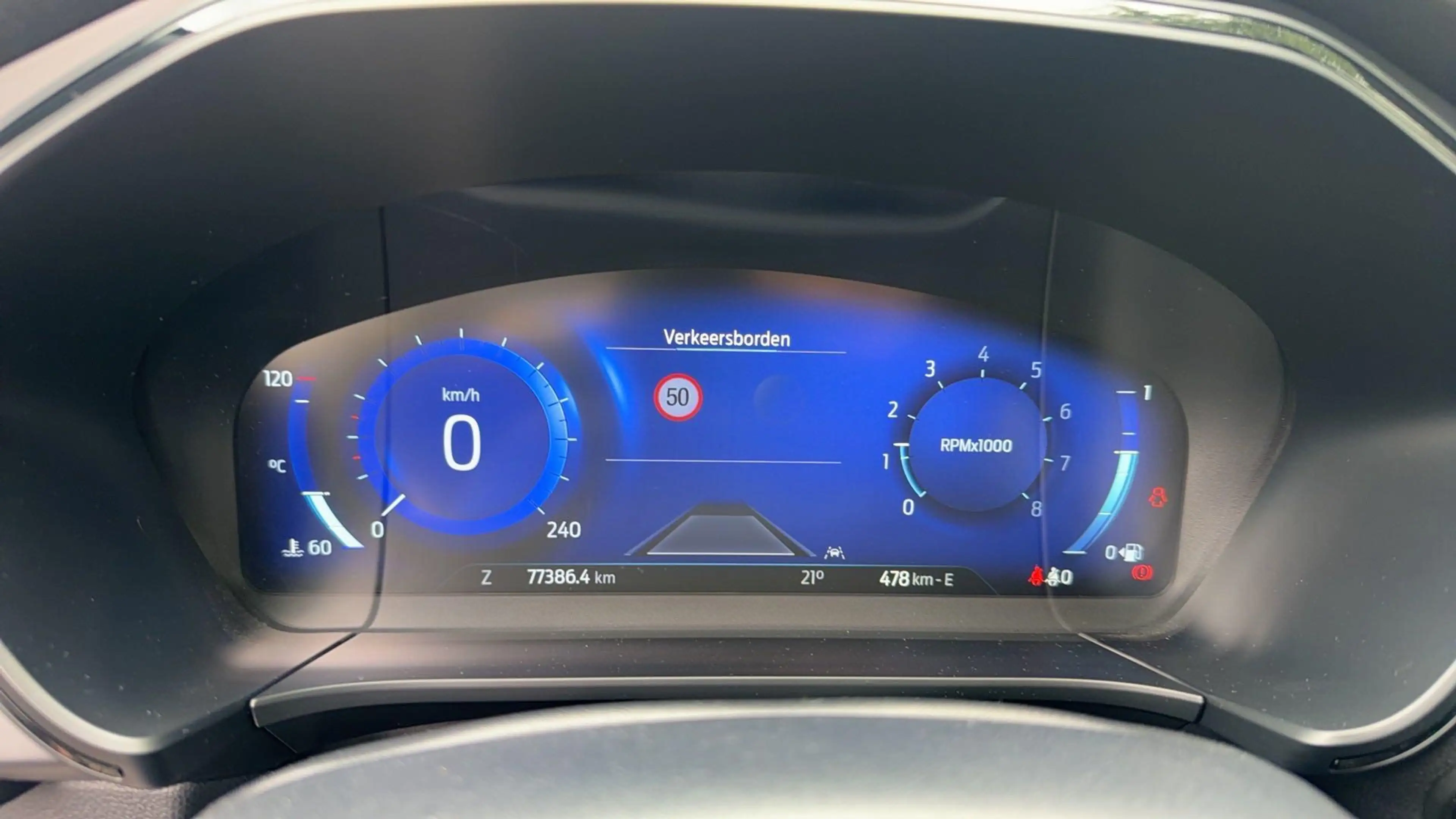 Ford Kuga 1.5 EcoBoost ST-Line X — photo 8