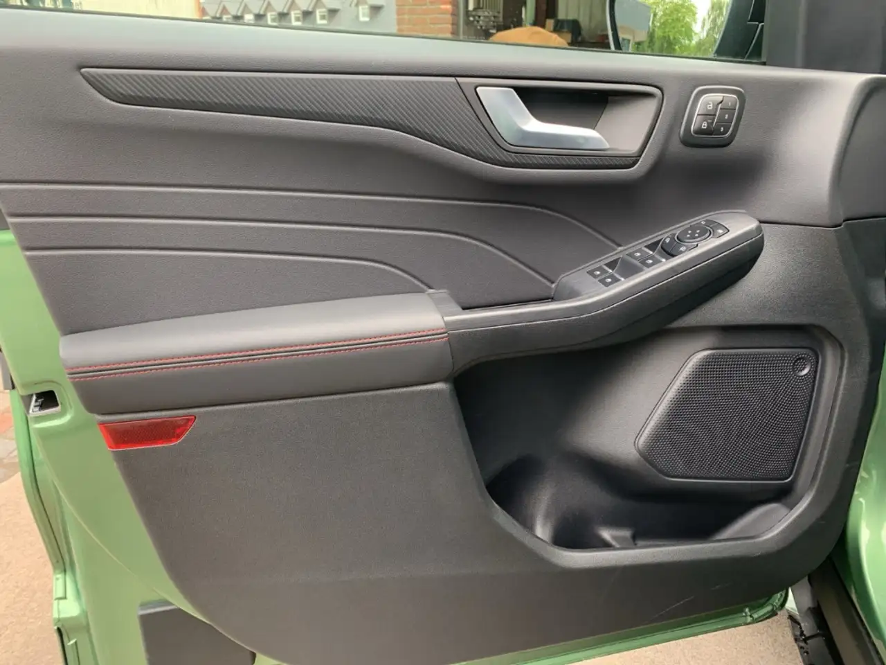Ford Kuga Hybrid ST-Line X AHK-klappbar Navi Leder Digitales 16