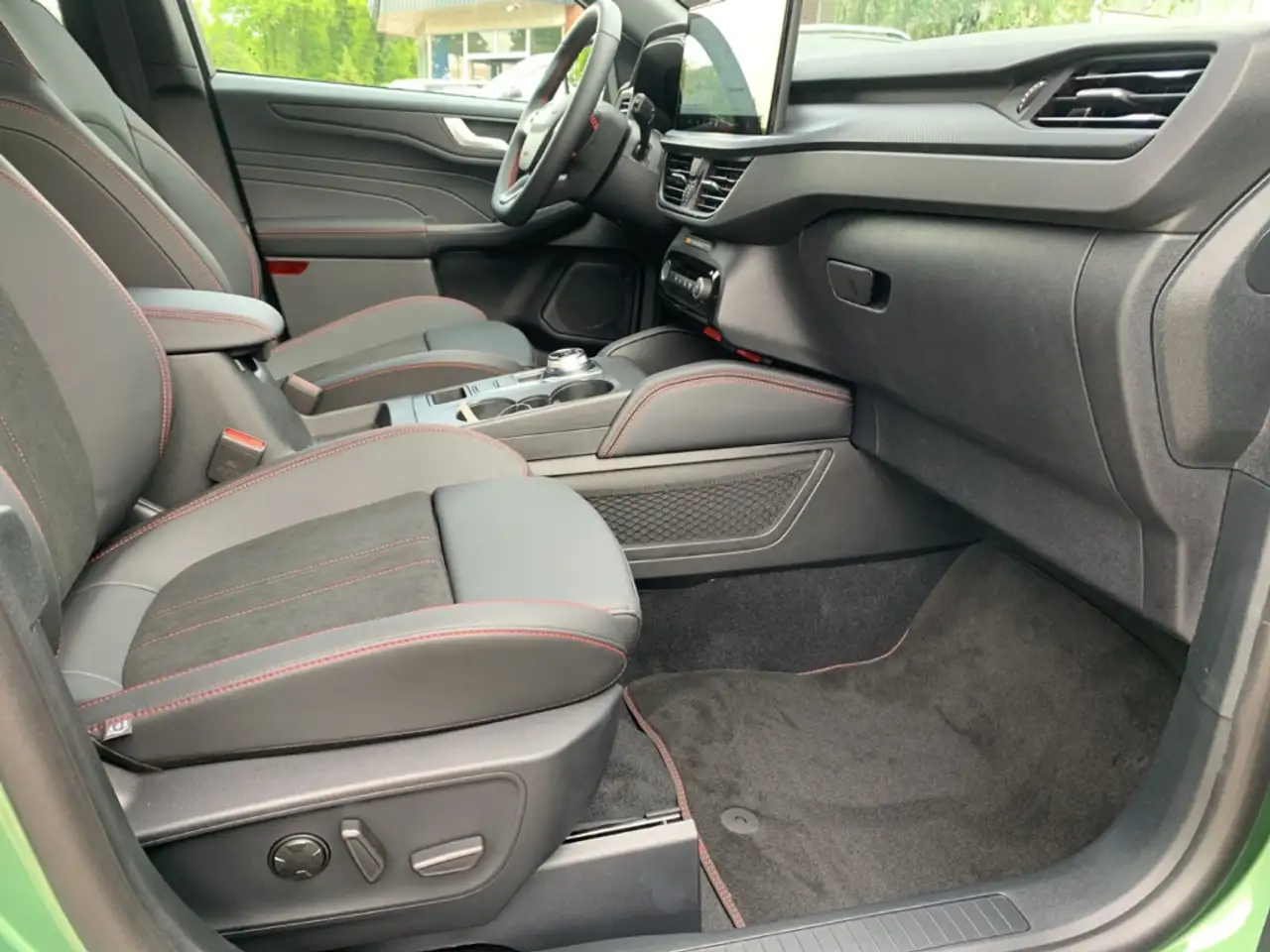 Ford Kuga Hybrid ST-Line X AHK-klappbar Navi Leder Digitales 10