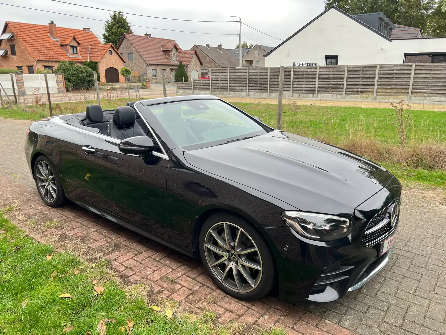 Mercedes-Benz E 220 Cabriolet AMG Line Noir - 1