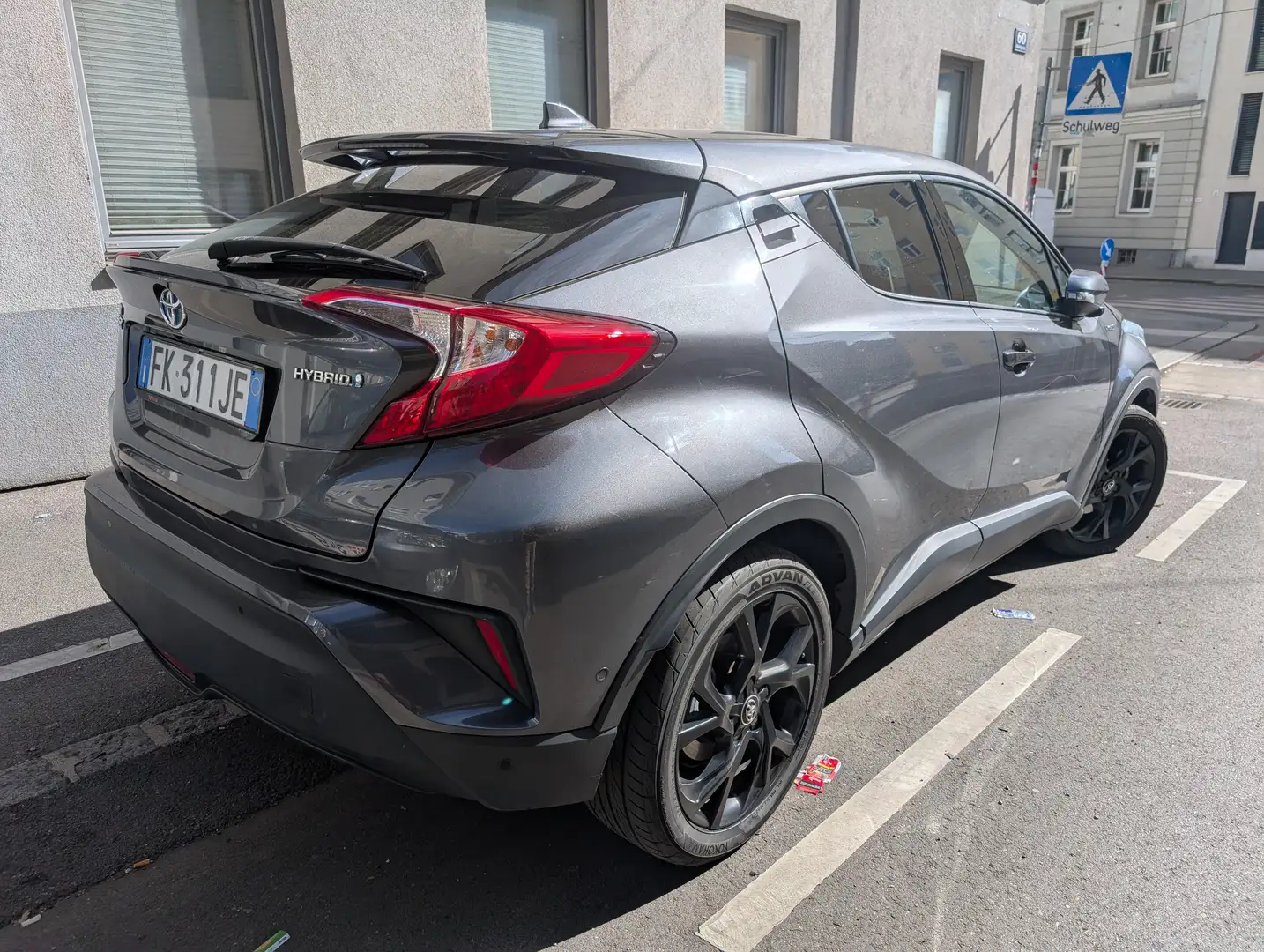 Toyota C-HR C-HR 1,8 Hybrid C-ULT CVT C-ULT Grey - 2