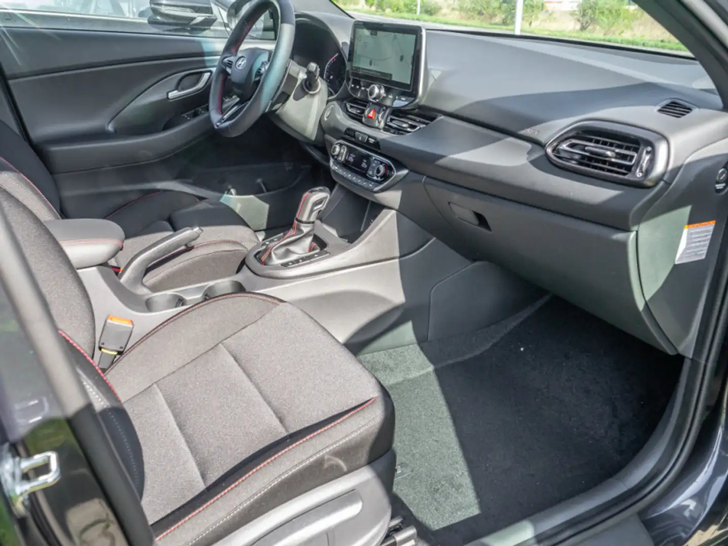 Hyundai i30 1.5 N Line Mild-Hybrid Grau - 2