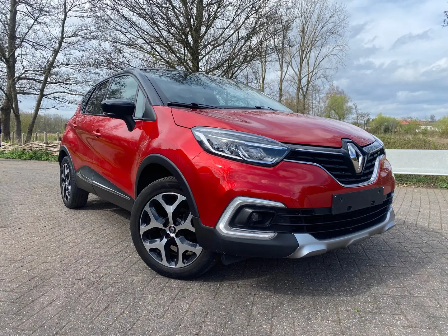 Renault Captur 0.9 TCe Energy Intens Red - 1