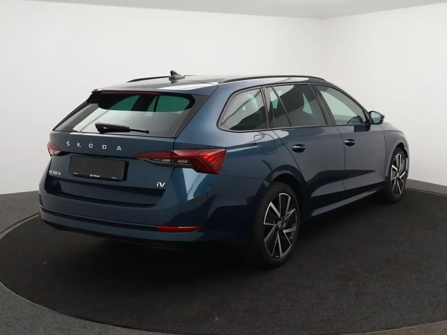 Skoda Octavia Octavia Combi PHEV 1.4TSI Ambition 204PK *AUTOMAAT Blauw - 2