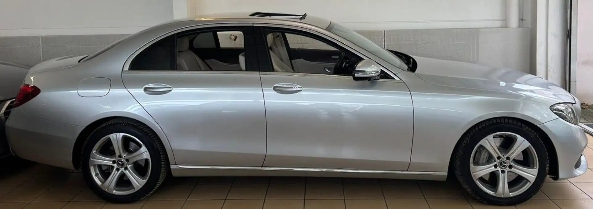 Mercedes-Benz E 350 d 4Matic Widescreen 360° Kamera ACC  Key-Go Silber - 2