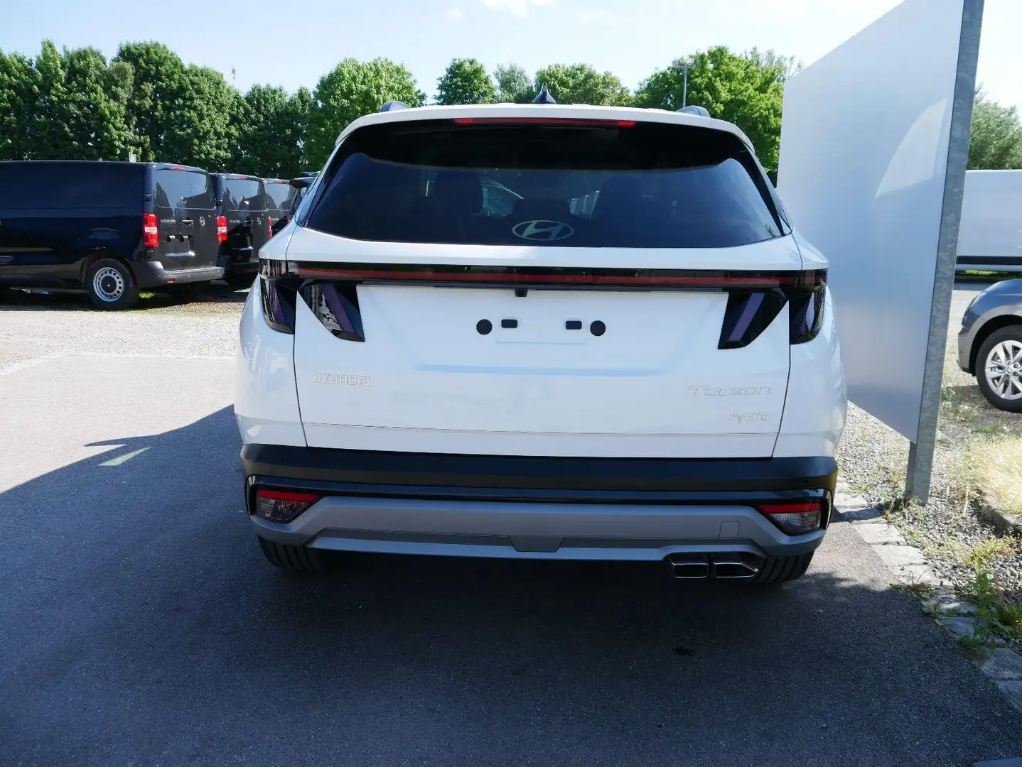 Hyundai TUCSON GO Plus 1.6 T-GDi HEV 4WD AT *PDC*RFK*NAVI*SHZ*... Weiß - 2