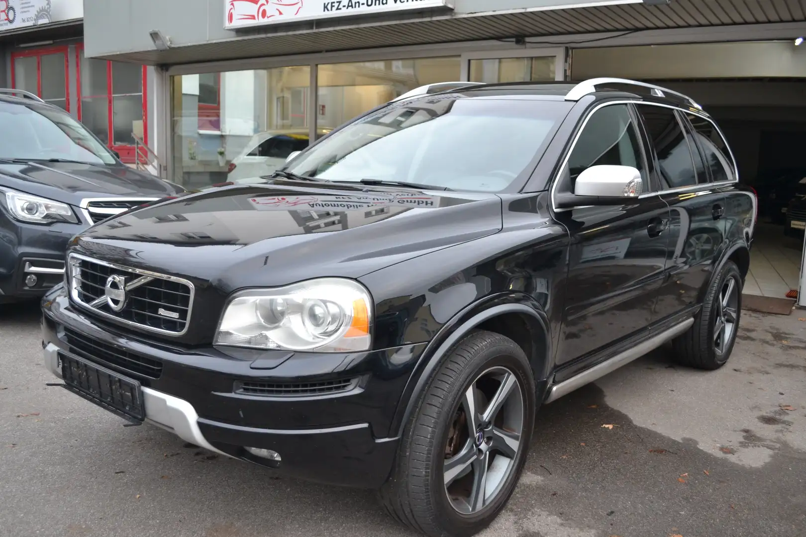 Volvo XC90 D4 R-Design Geartronic 7-SITZER*GLASDACH*LEDER*AHK Schwarz - 1
