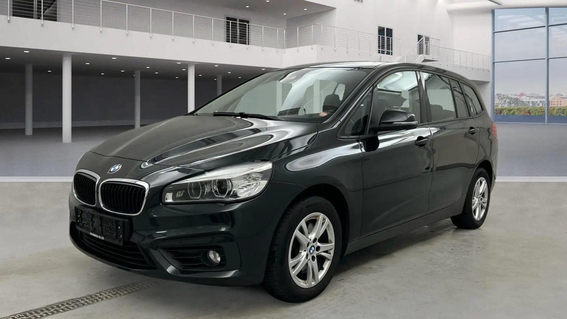 BMW 218 7 SITZE PDC NAVI LED Schwarz - 2