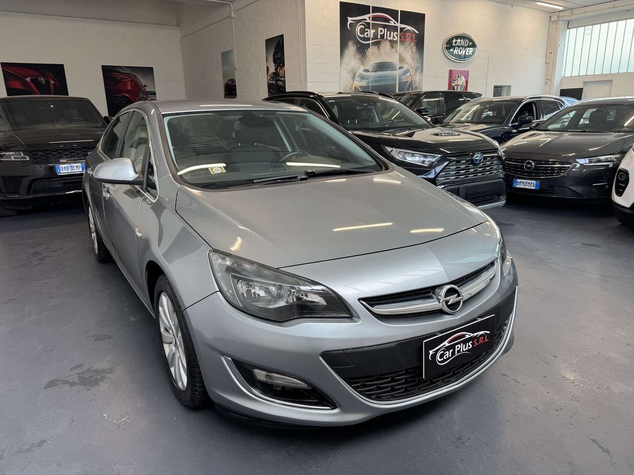 Opel Astra IV Sedan Euro6 1.6 cdti Cosmo ok neopatentati