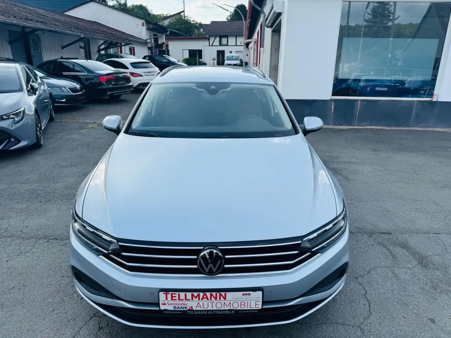 Volkswagen Passat Variant /Led/Navi/ACC/SHZ/ Geel - 2
