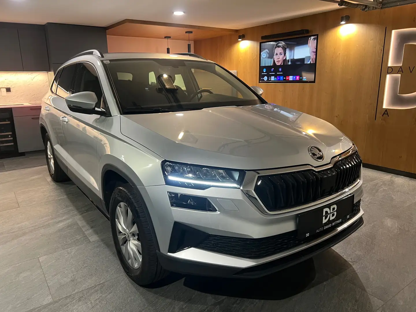 Skoda Karoq Karoq 1,0 TSI Ambition - Facelift - AHK - LED - AC Silber - 1