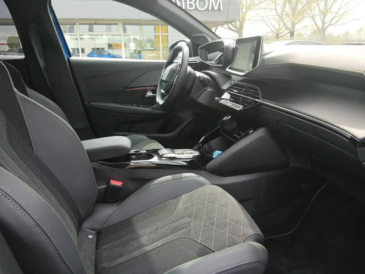 Peugeot e-208 GT+Massagesitz+PDC vorne & hinten 18