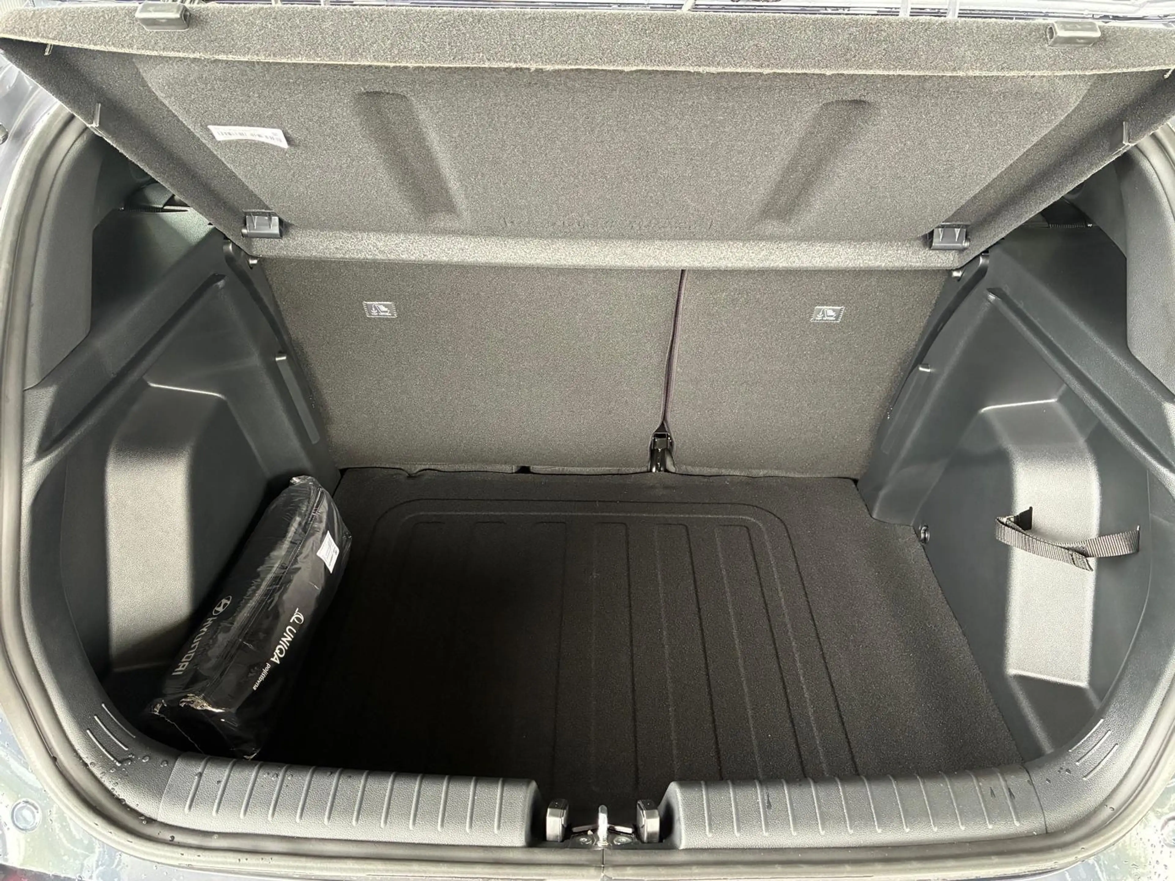 Hyundai BAYON Blackline 1.0 T-GDI 6MT / LED / Sitz + Lenkradheiz — photo 8