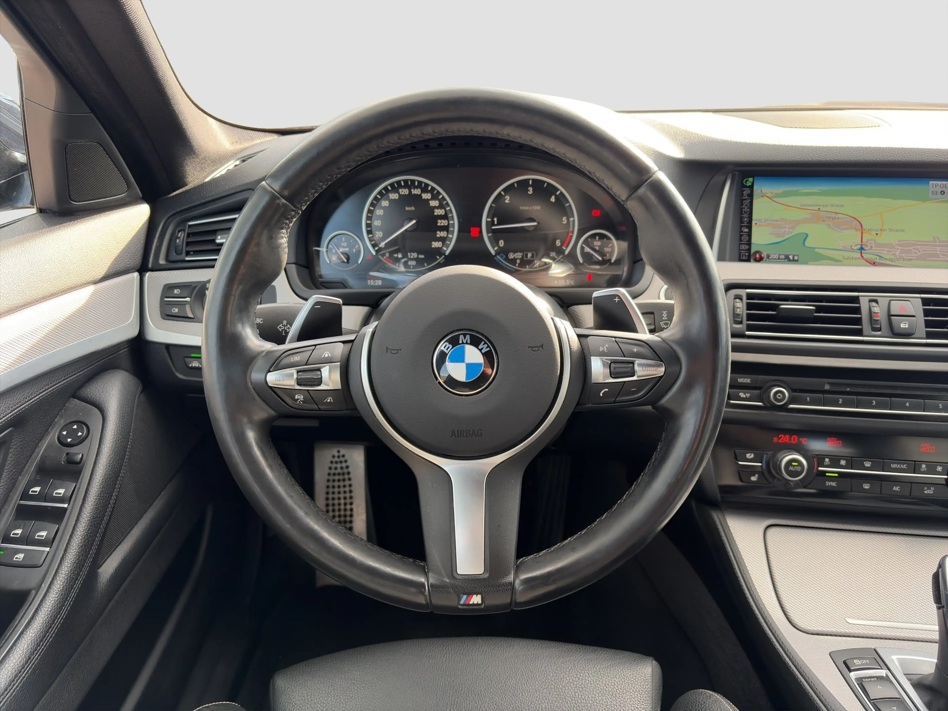 BMW 530 d xDrive Touring — photo 8