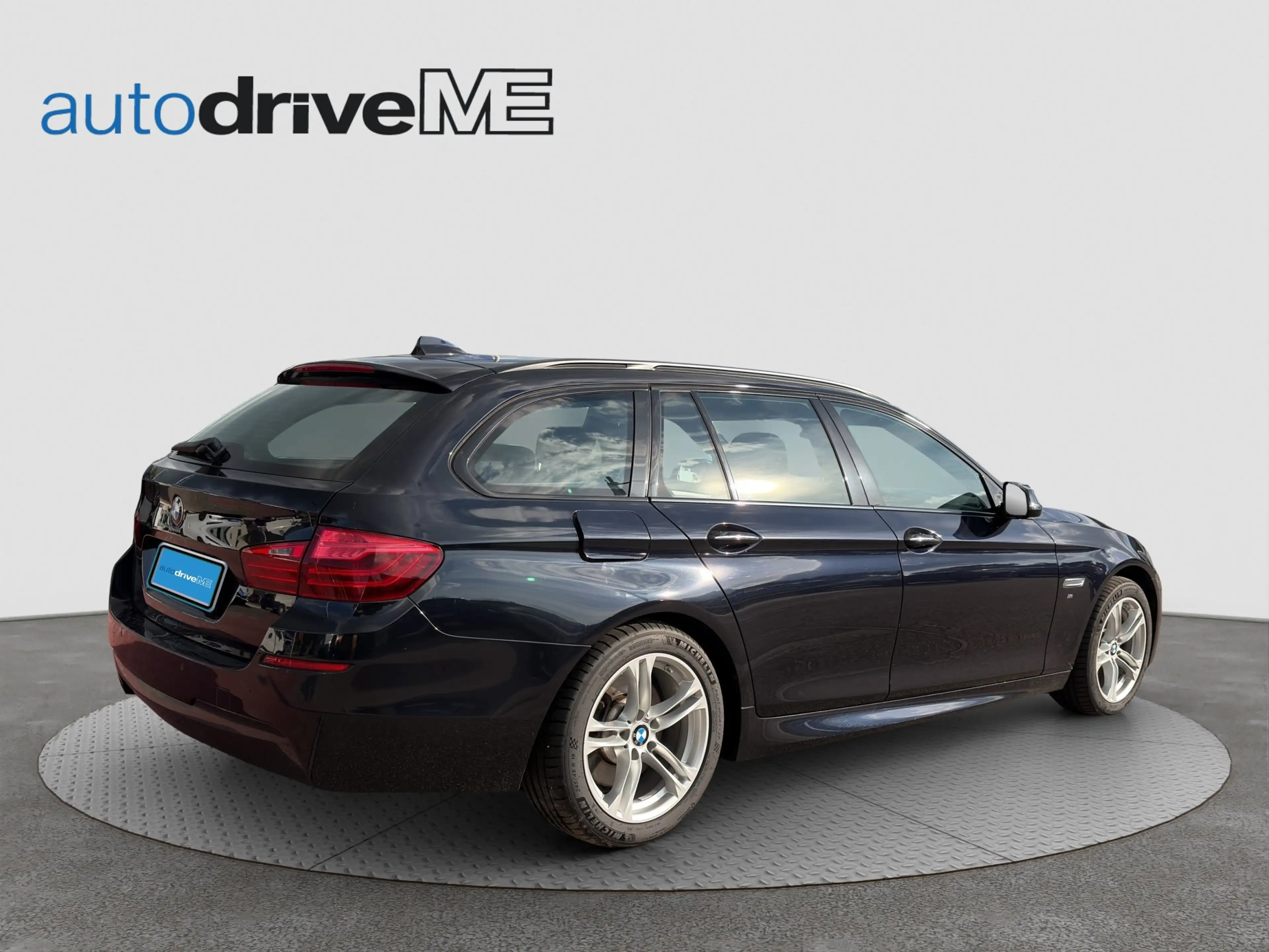 BMW 530 d xDrive Touring — photo 5