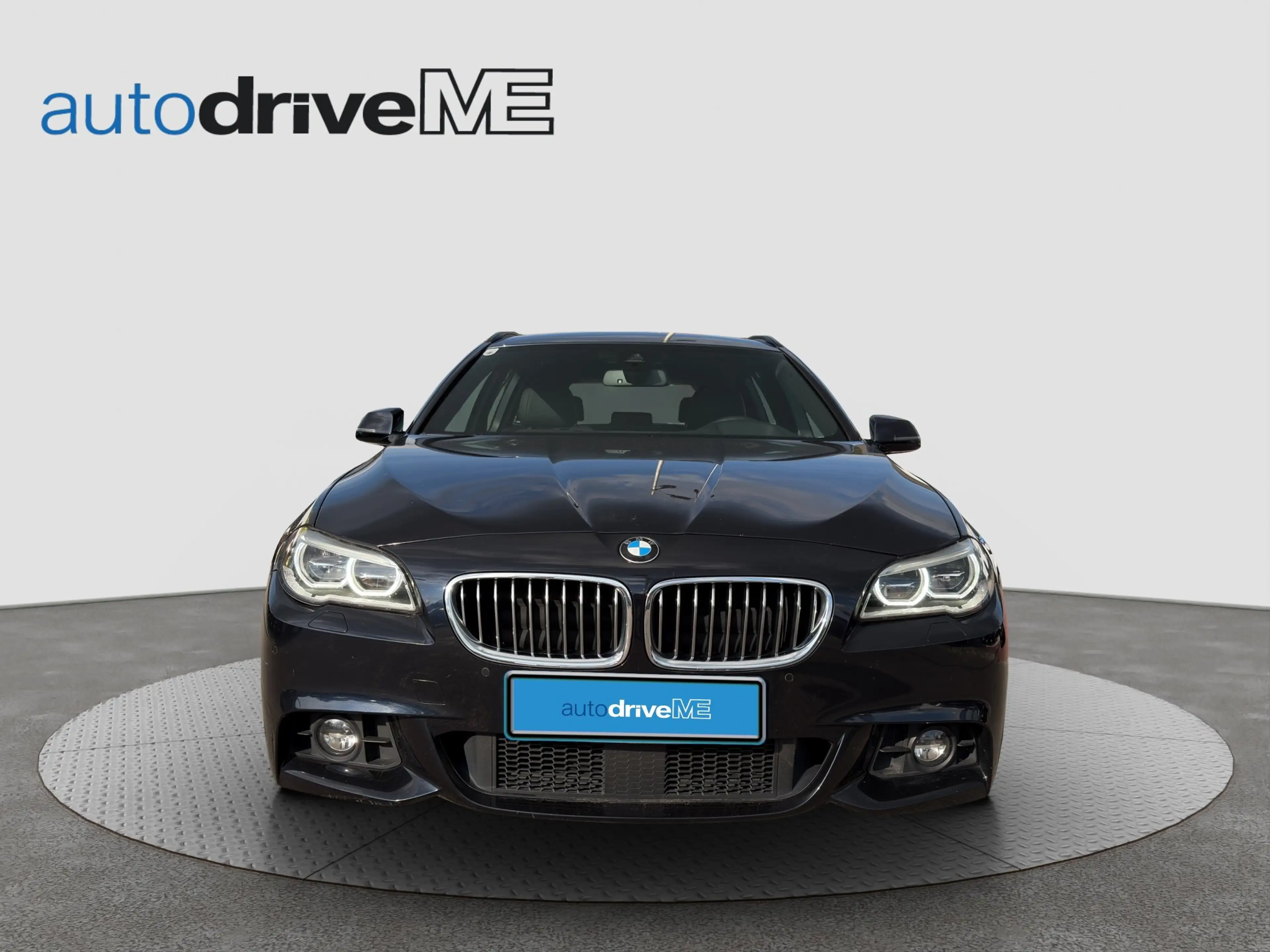 BMW 530 d xDrive Touring — photo 2