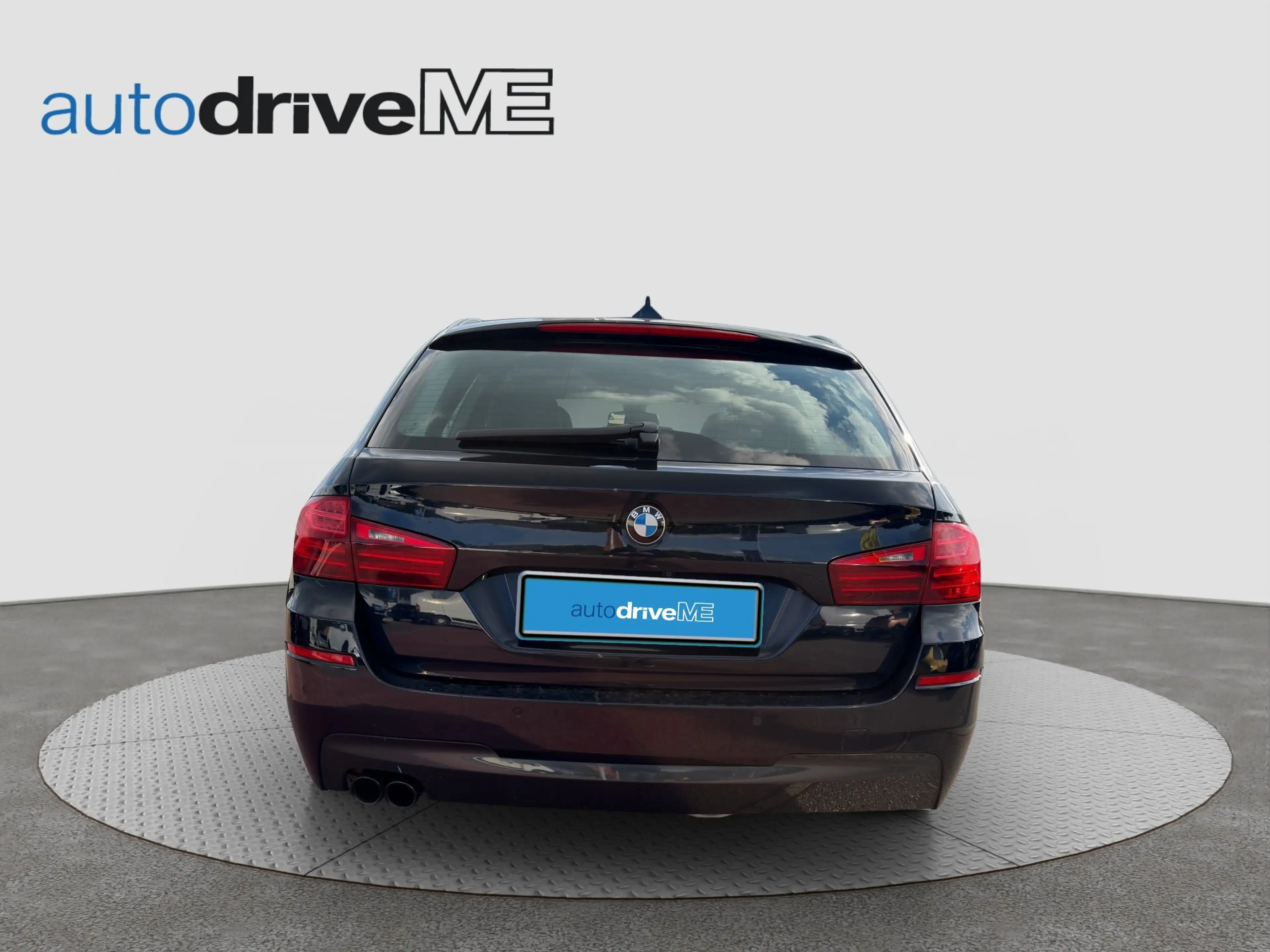 BMW 530 d xDrive Touring — photo 4