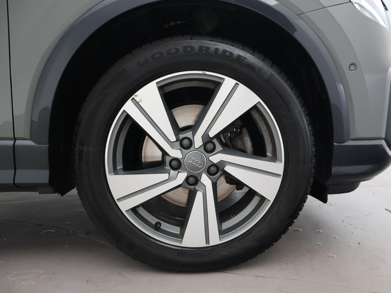 Audi Q2 1.0 TFSI S-TRONIC AUT. S-LINE #LIMITED + LED | ADA — photo 9