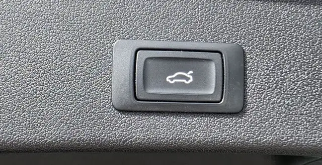 Audi SQ5 view 9