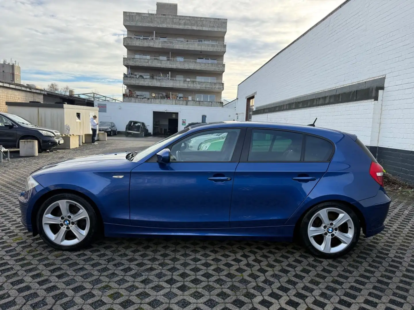 BMW 123 1 Limousine 123d *Harman Kardon*Memorysitze* Modrá - 2