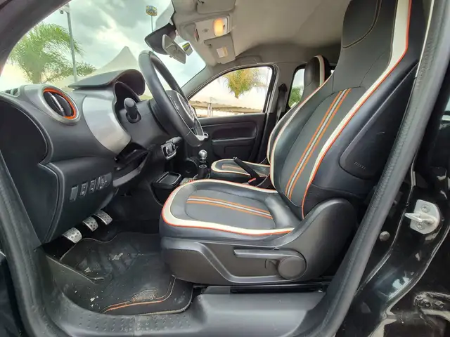 Renault Twingo view 9