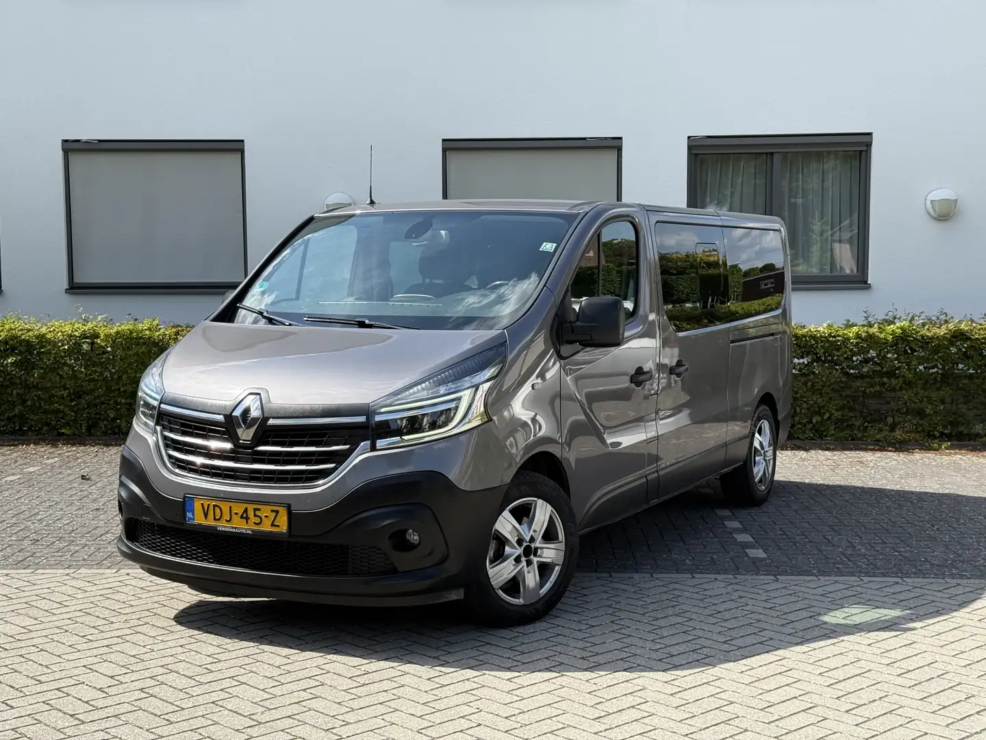 Renault Trafic Renault Trafic Gbdc 2.0 Energy dCi 145PK L2H1 Auto Grijs - 2
