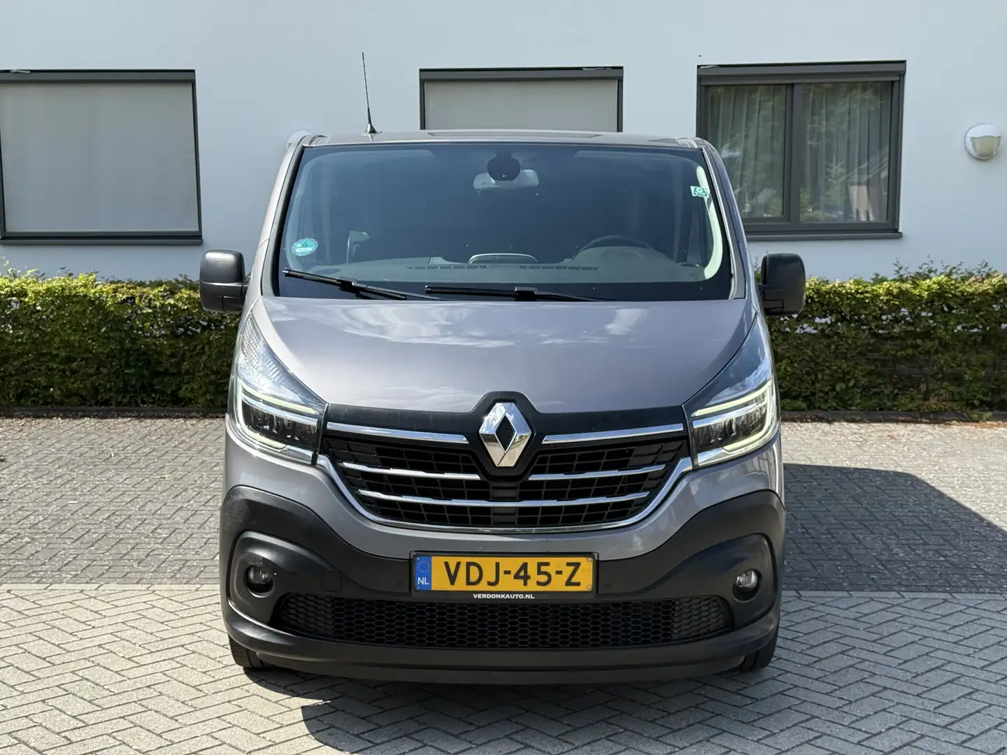 Renault Trafic Renault Trafic Gbdc 2.0 Energy dCi 145PK L2H1 Auto Grijs - 1