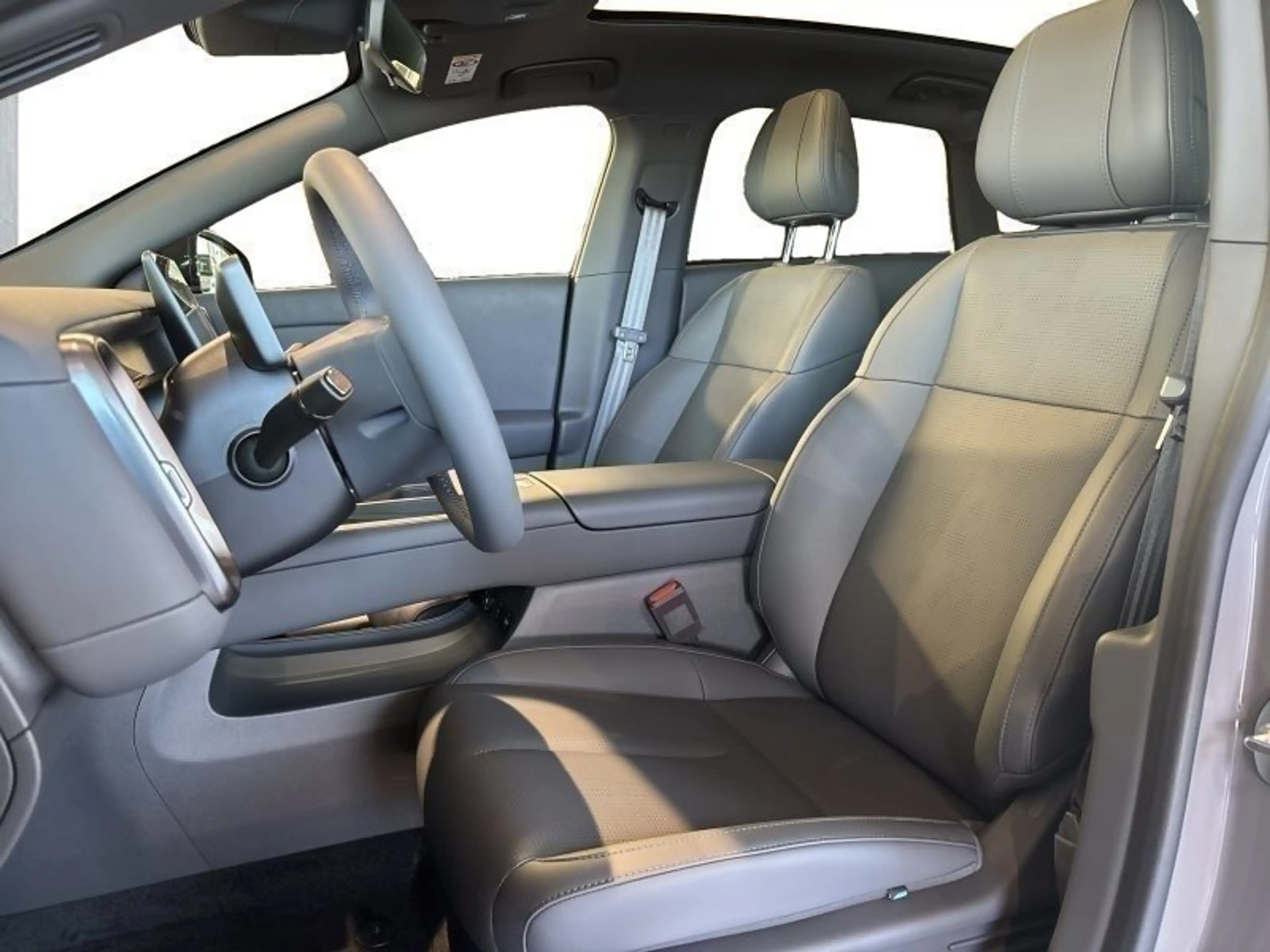 Leapmotor B05 ProMax 67,1 kWh — photo 8