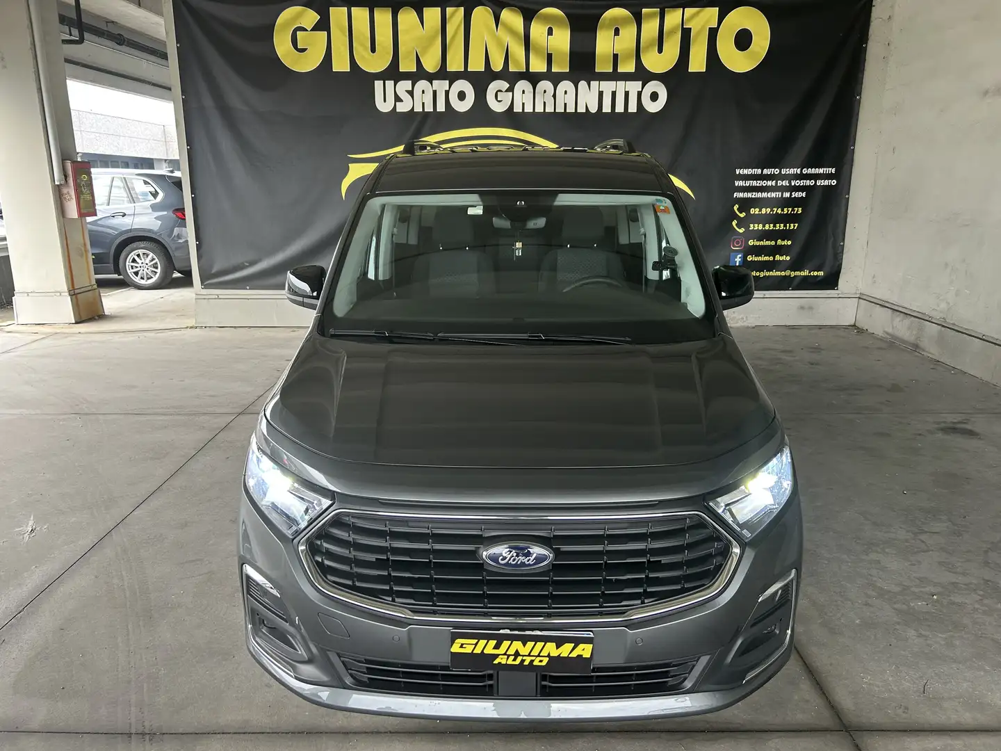 Ford Tourneo Connect Grand Turneo Connect 1.5 EcoBoost Titanium Grey - 2