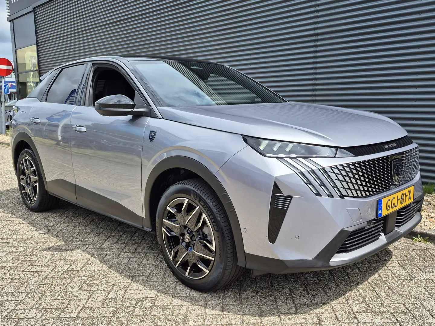 Peugeot 3008 1.2 Hybrid 136 GT | Two Tone | Automaat | Navigati Gris - 2