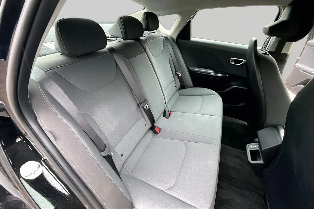 Kia K4 снимка Kia K4