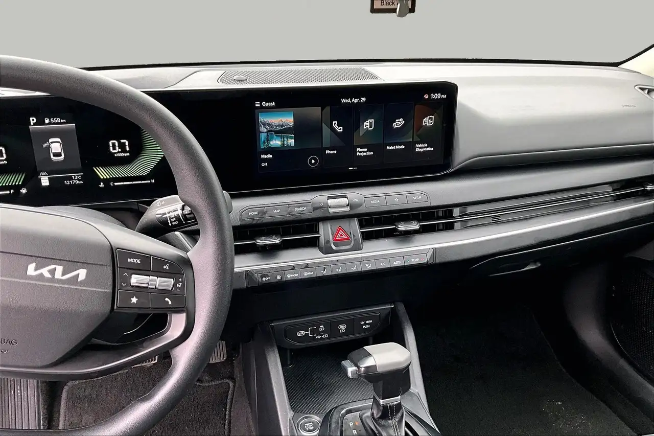 Kia K4 снимка Kia K4