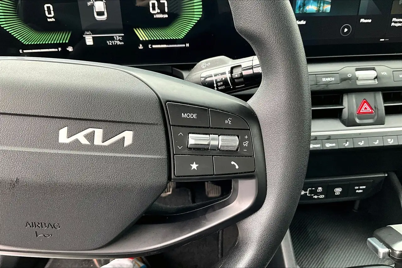Kia K4 снимка Kia K4