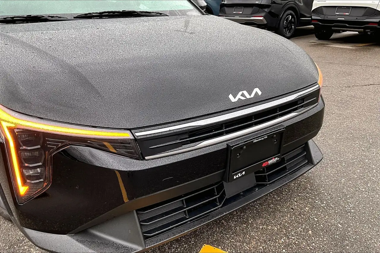 Kia K4 снимка Kia K4