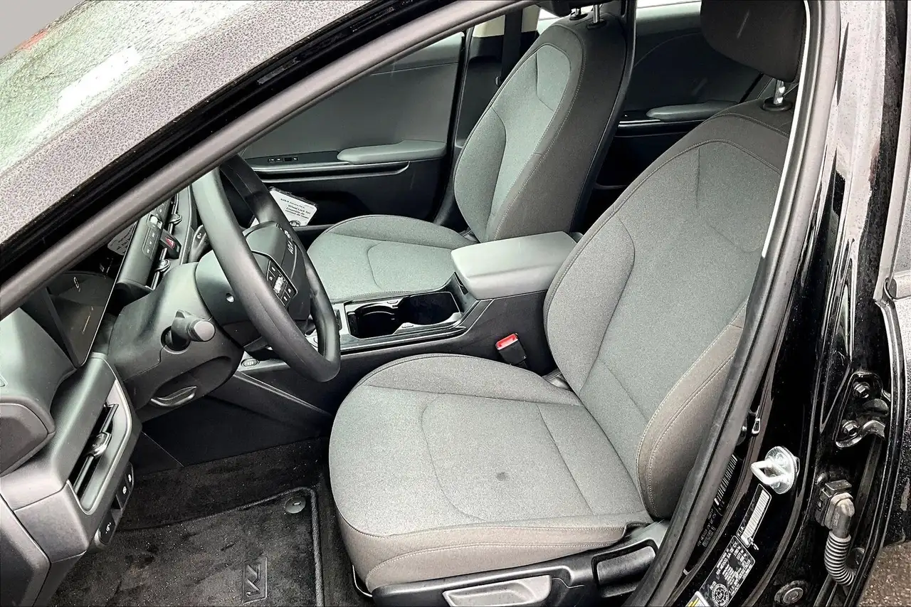 Kia K4 снимка Kia K4