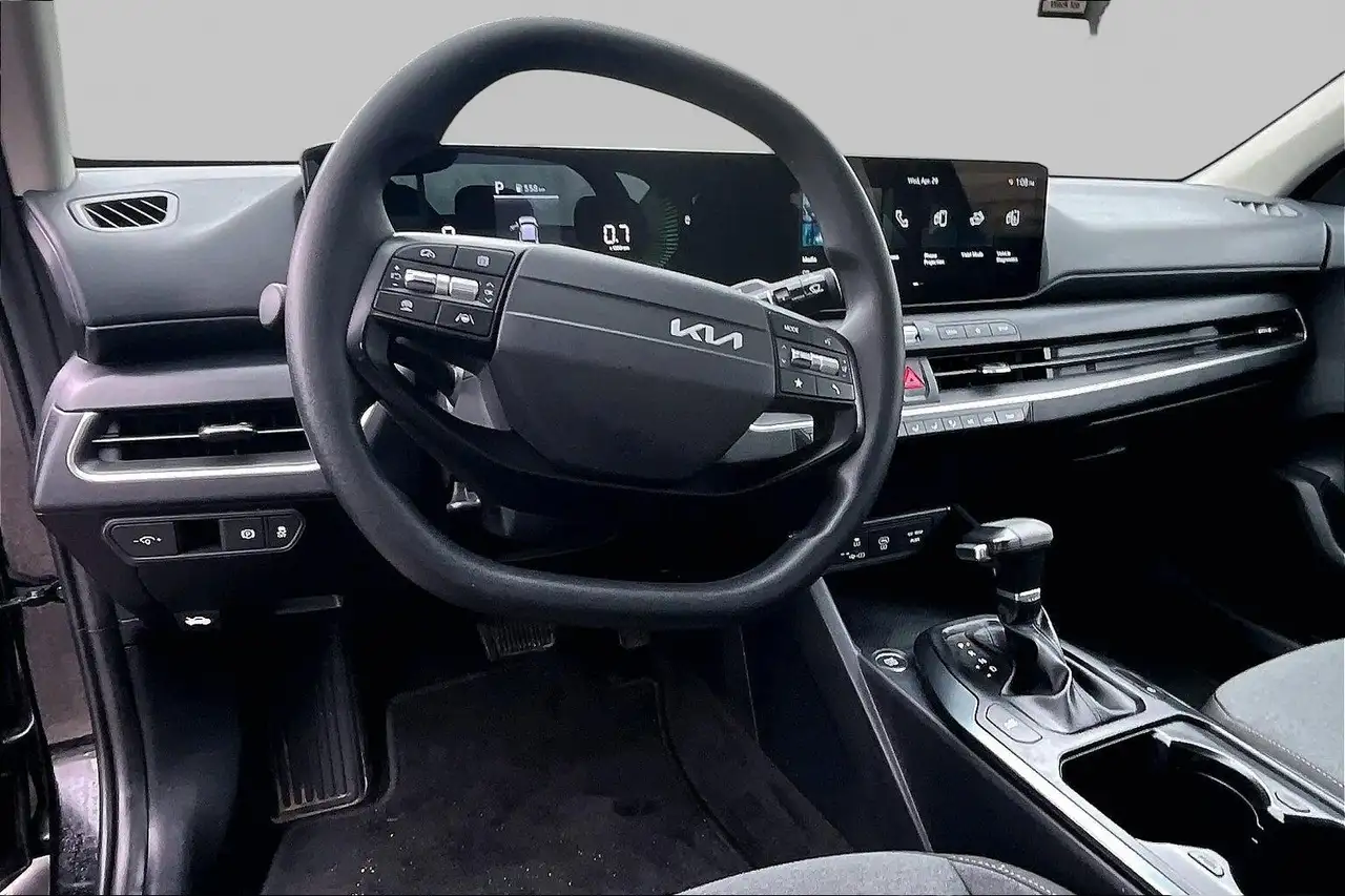 Kia K4 снимка Kia K4