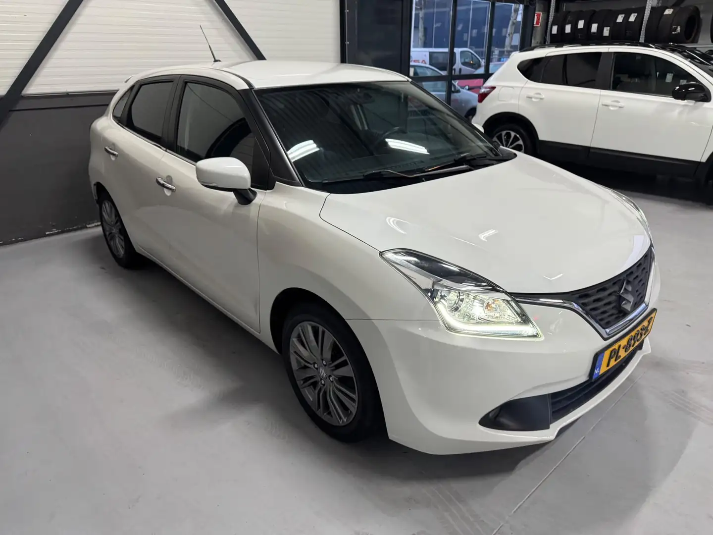 Suzuki Baleno 1.2 Smart Hybrid High Executive|Carplay|Stoelvw|Tr Wit - 2