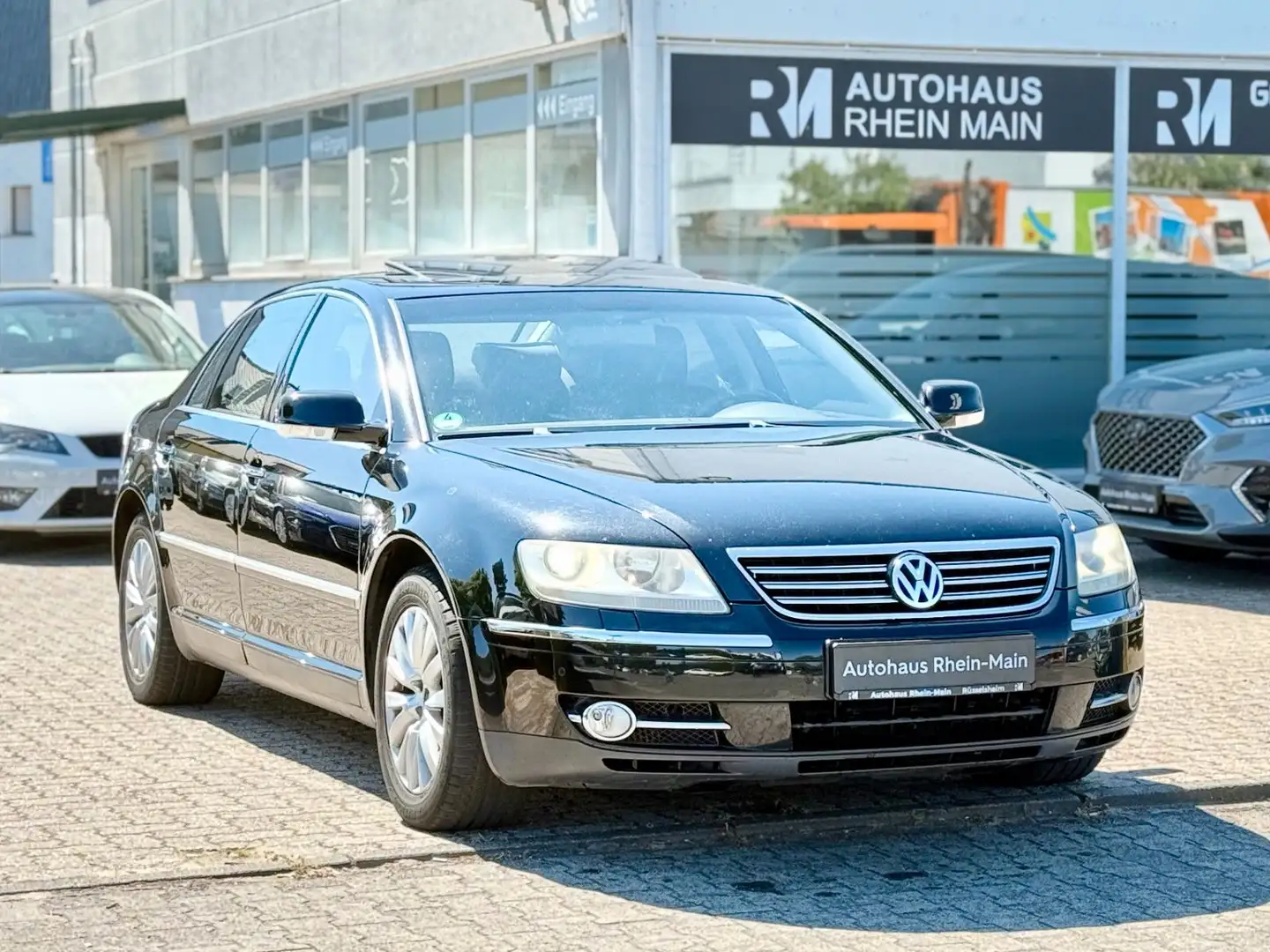 Volkswagen Phaeton V6 TDI 5-Sitzer 4M lang*Nav*Xen*Pdc*Shz Černá - 1
