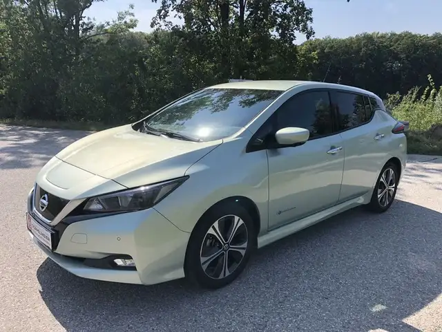 Nissan Leaf 2 Zero Edition - 270 km Reichweite*