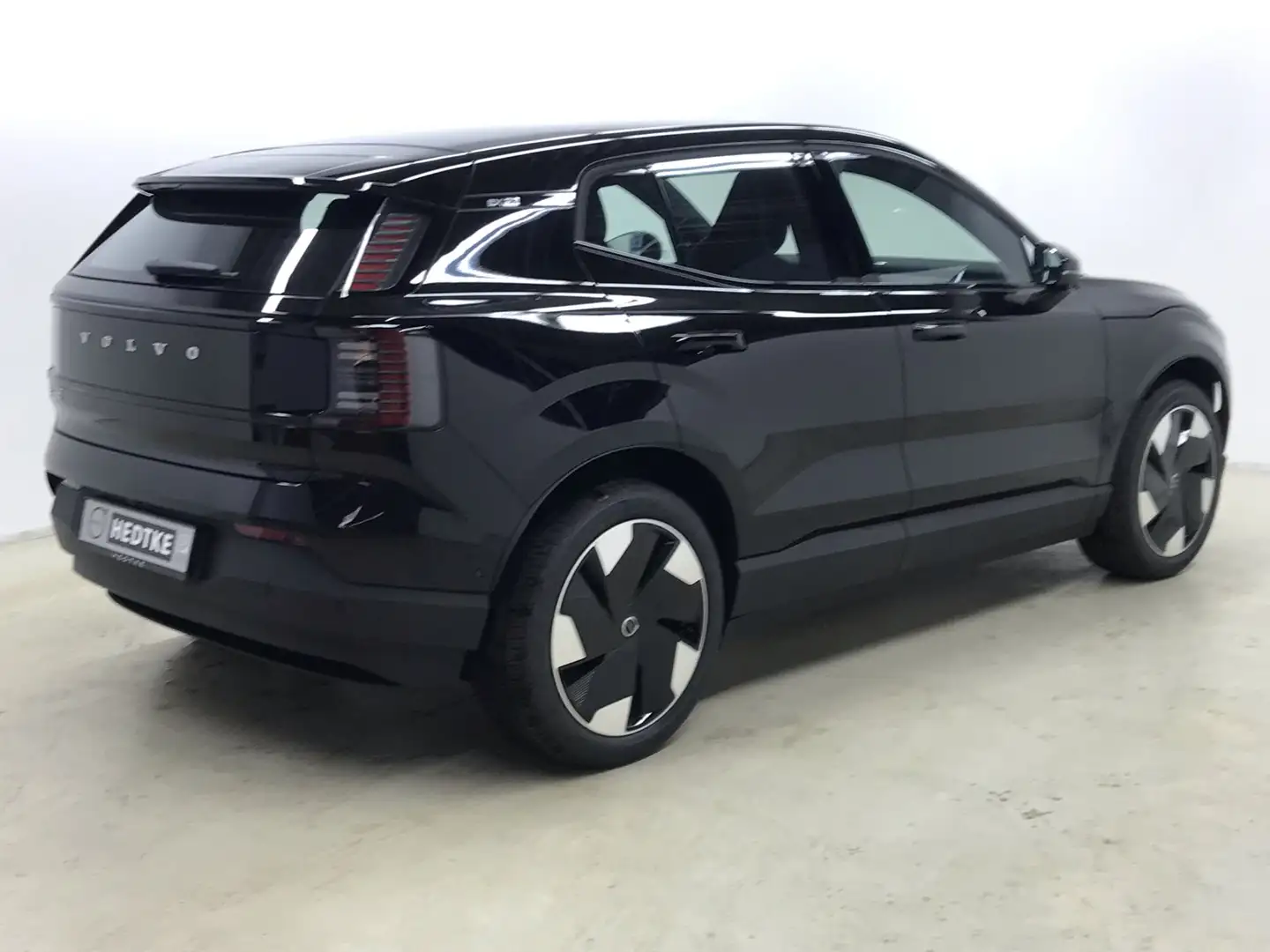 Volvo EX30 Extended Range Ultra 19"+PANO+H&K+360° Schwarz - 2