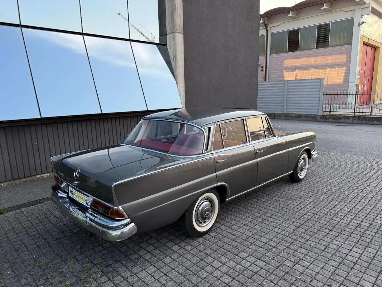 Mercedes-Benz 220 SE * TETTO APRIBILE * SERVICE BOOK *, foto 4