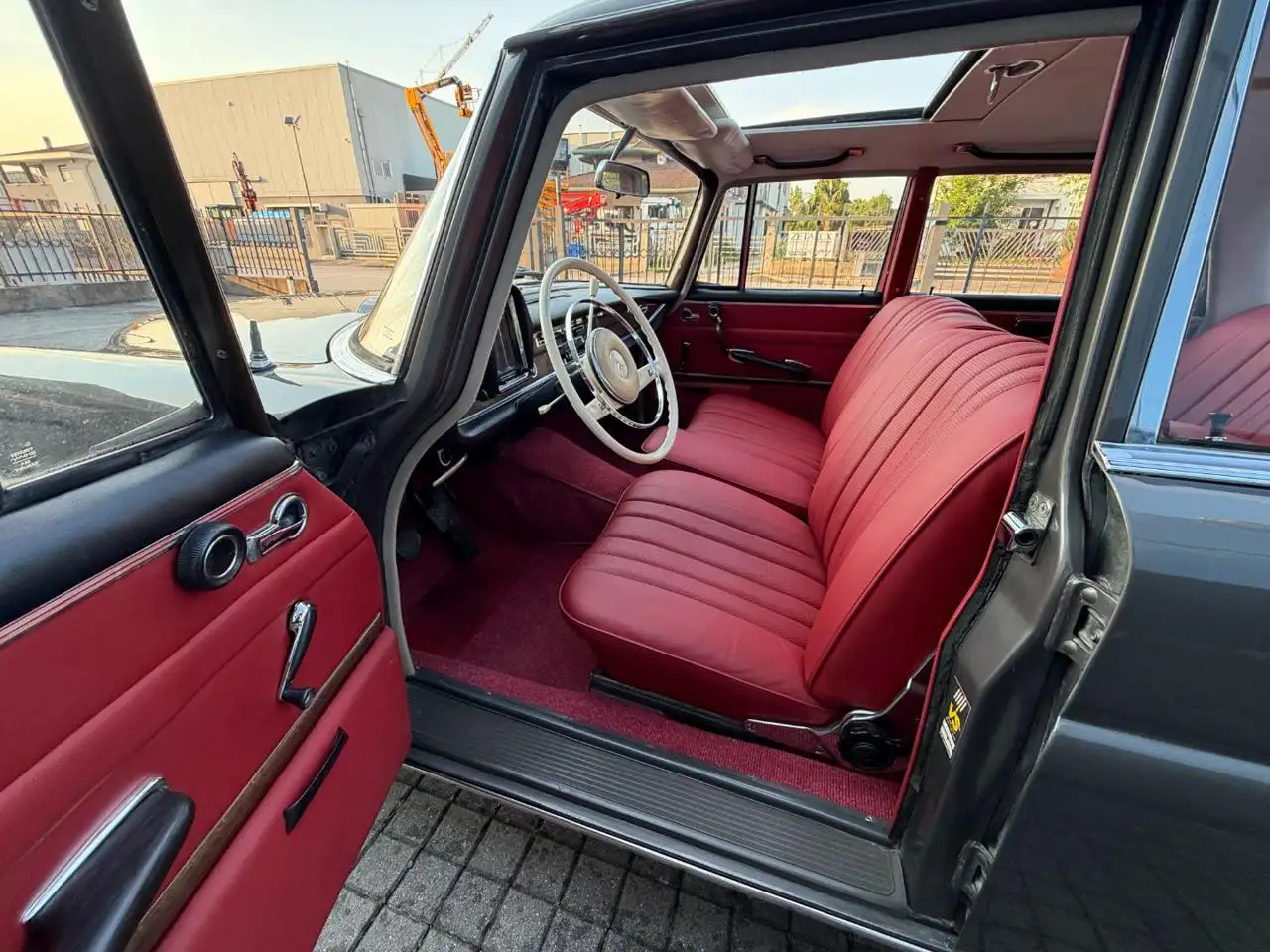 Mercedes-Benz 220 SE * TETTO APRIBILE * SERVICE BOOK *, foto 6
