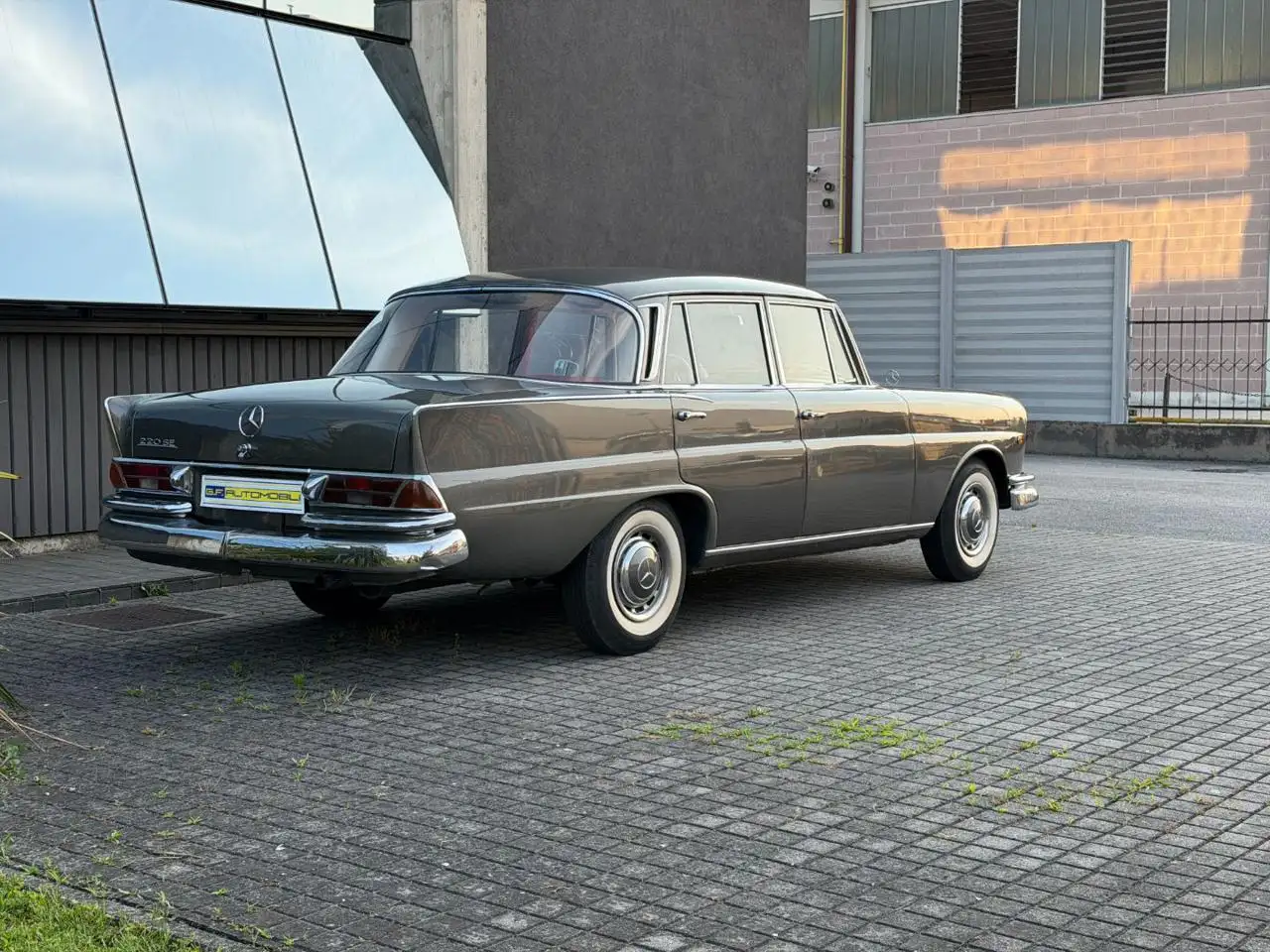 Mercedes-Benz 220 SE * TETTO APRIBILE * SERVICE BOOK *, foto 5