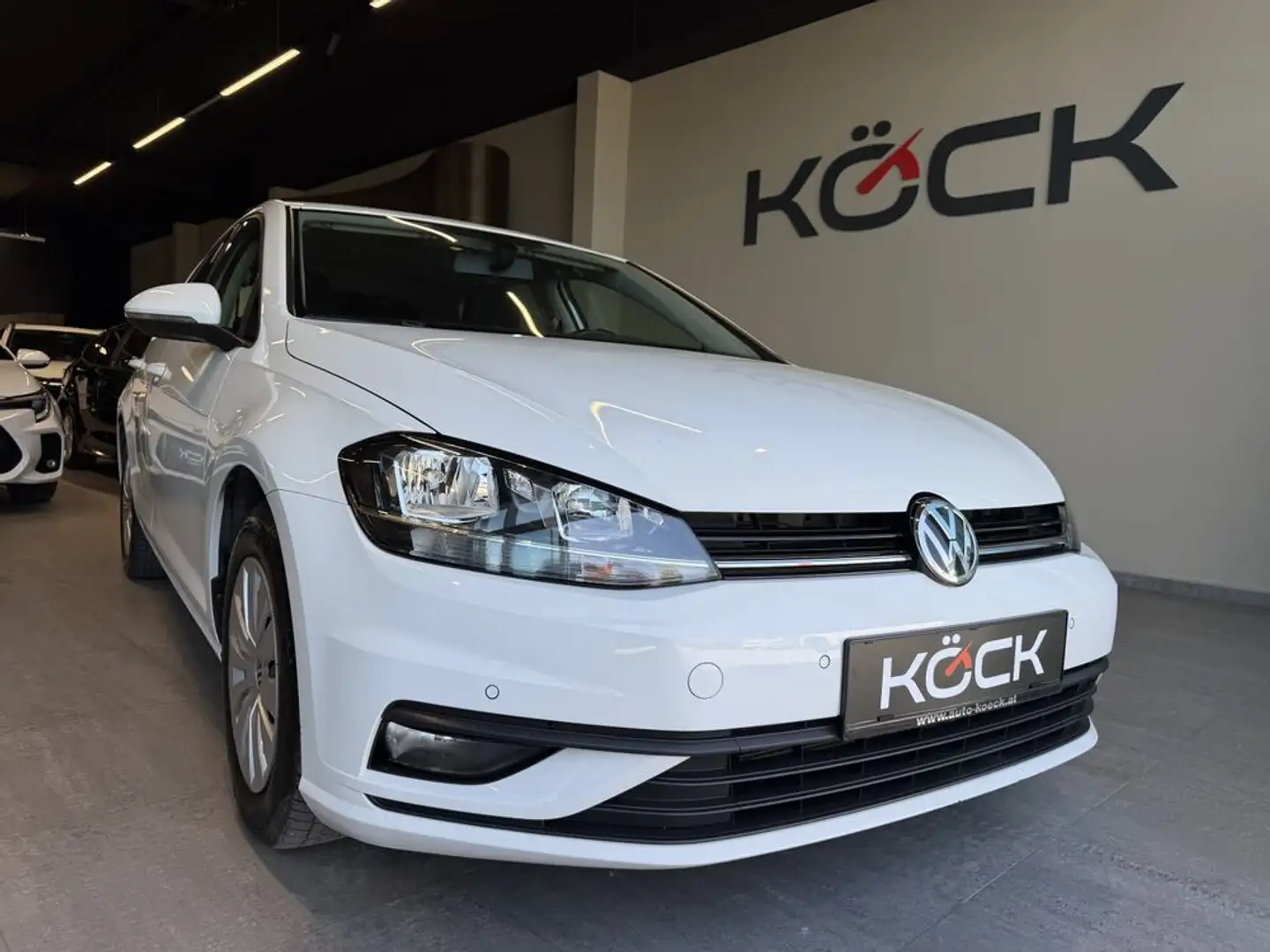 Volkswagen Golf Basis Start-Stopp Weiß - 2