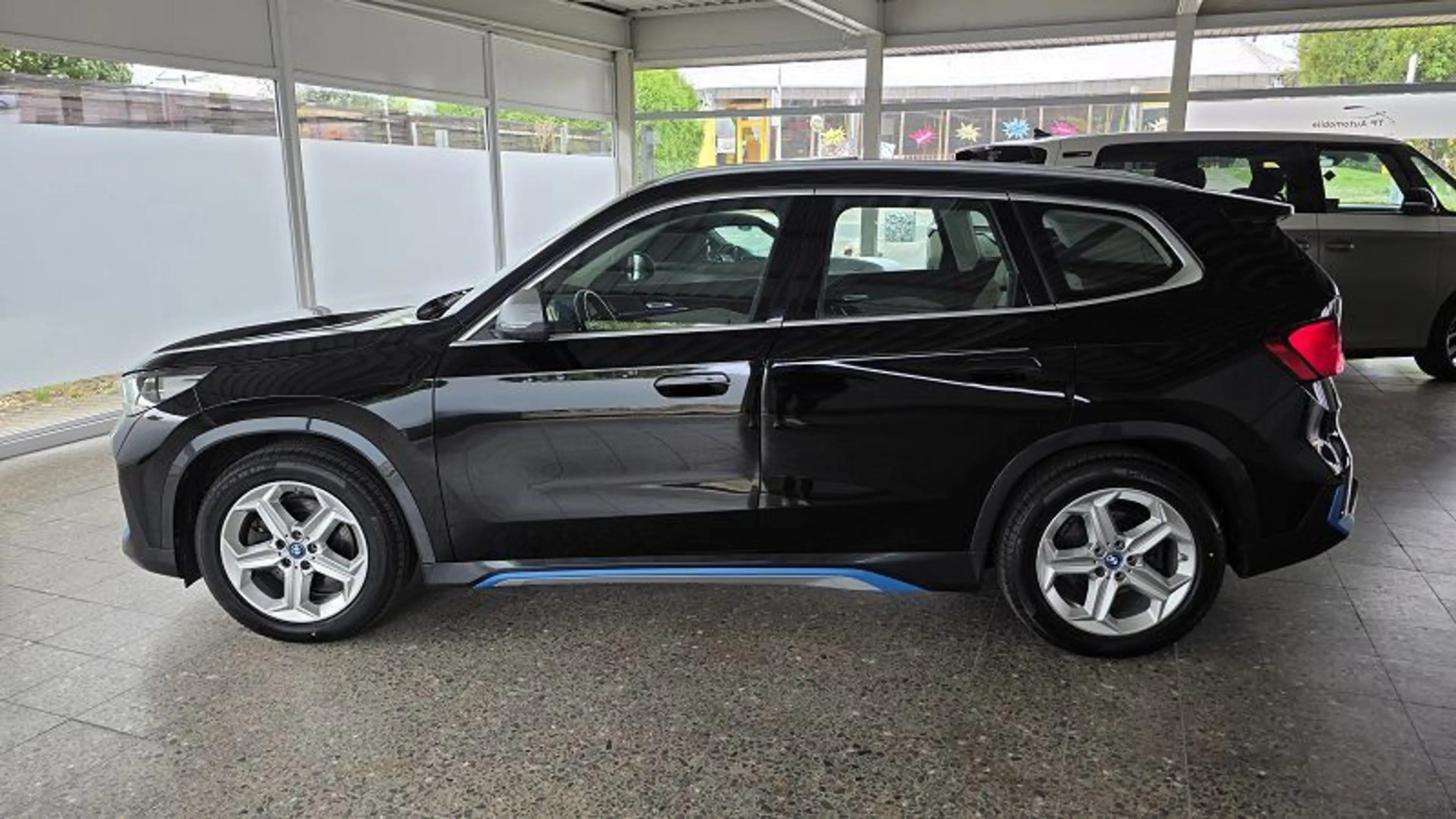 BMW iX1 xLine*Pano*Inno*HuD*Kam+Park*SH*Spu 93,5% — photo 8
